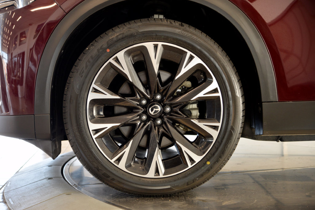 Certified 2024 MAZDA CX-90 Plug-In Hybrid w/ Premium Pkg AWD/4WD image 10