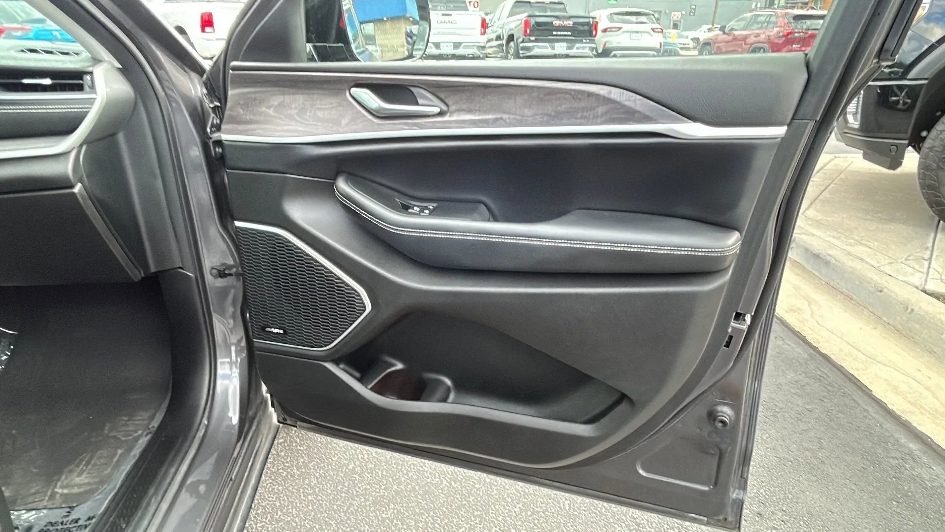 Used 2021 Jeep Grand Cherokee L Limited image 18