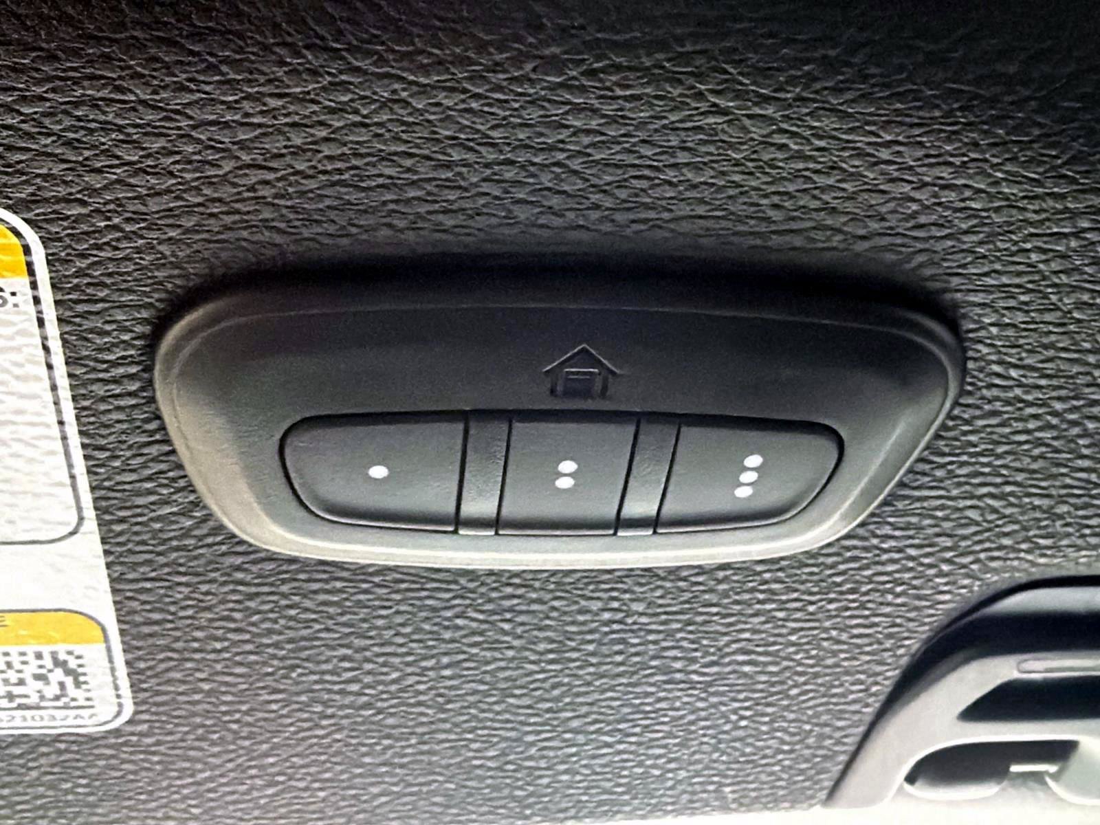 Used 2024 Jeep Wrangler Unlimited w/ Convenience Group AWD/4WD image 19