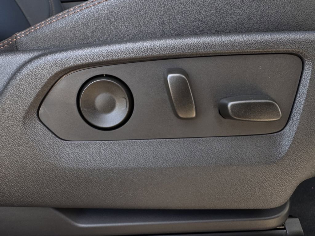 Used 2024 GMC Sierra 2500 AT4 w/ AT4 Premium Plus Package image 30