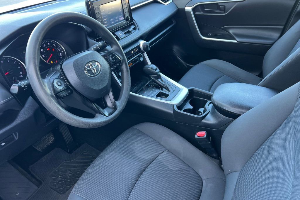 Used 2020 Toyota RAV4 LE w/ Carpet Mat Package AWD/4WD image 7