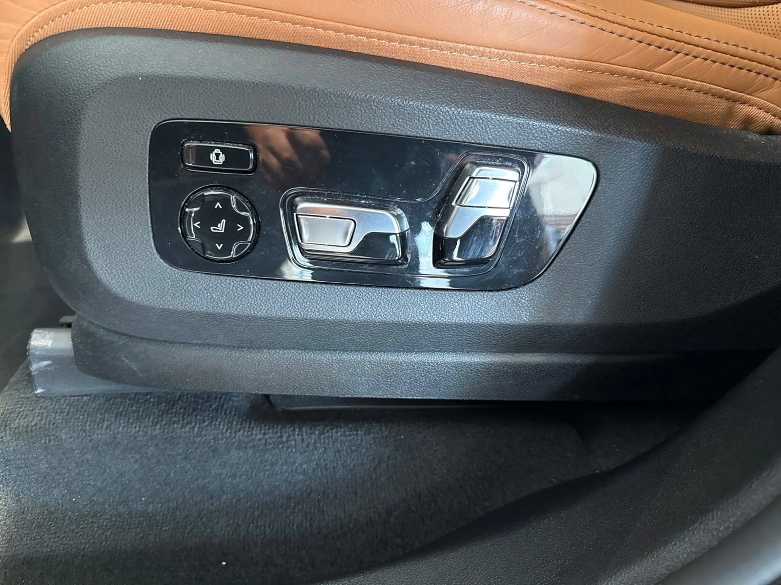 Used 2023 BMW X5 xDrive40i w/ Luxury Seating Package AWD/4WD image 15