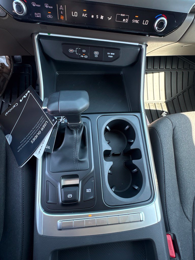 New 2027 Kia Carnival LX FWD image 16