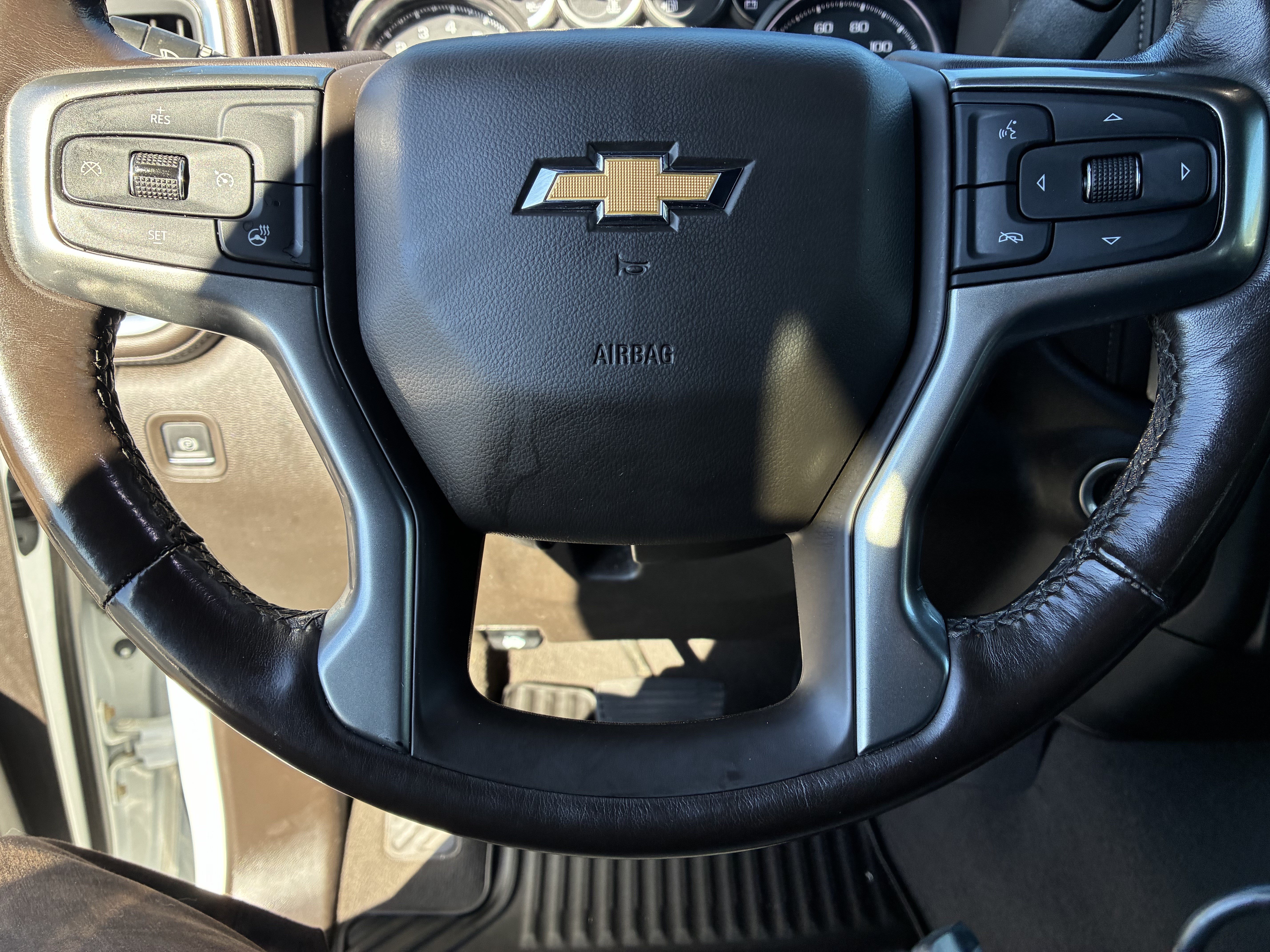 Used 2022 Chevrolet Silverado 1500 LT AWD/4WD image 28