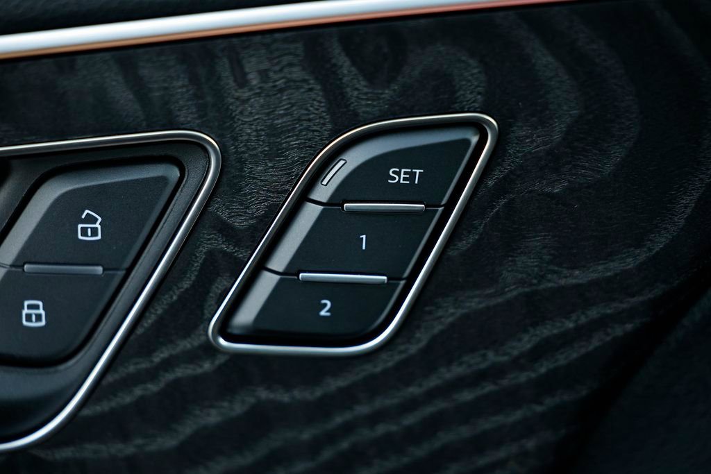 Used 2025 Audi Q7 3.0T Premium Plus image 17