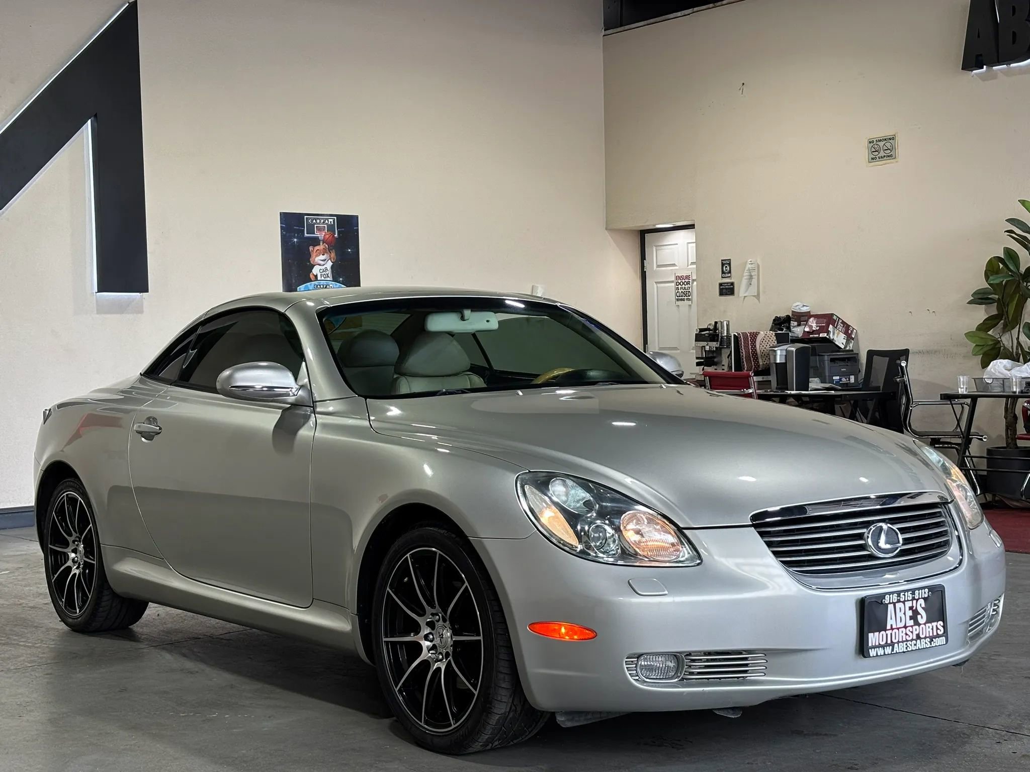 Used 2003 Lexus SC 430 Convertible image 2