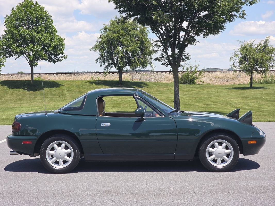 Used 1991 MAZDA MX-5 Miata RWD image 9