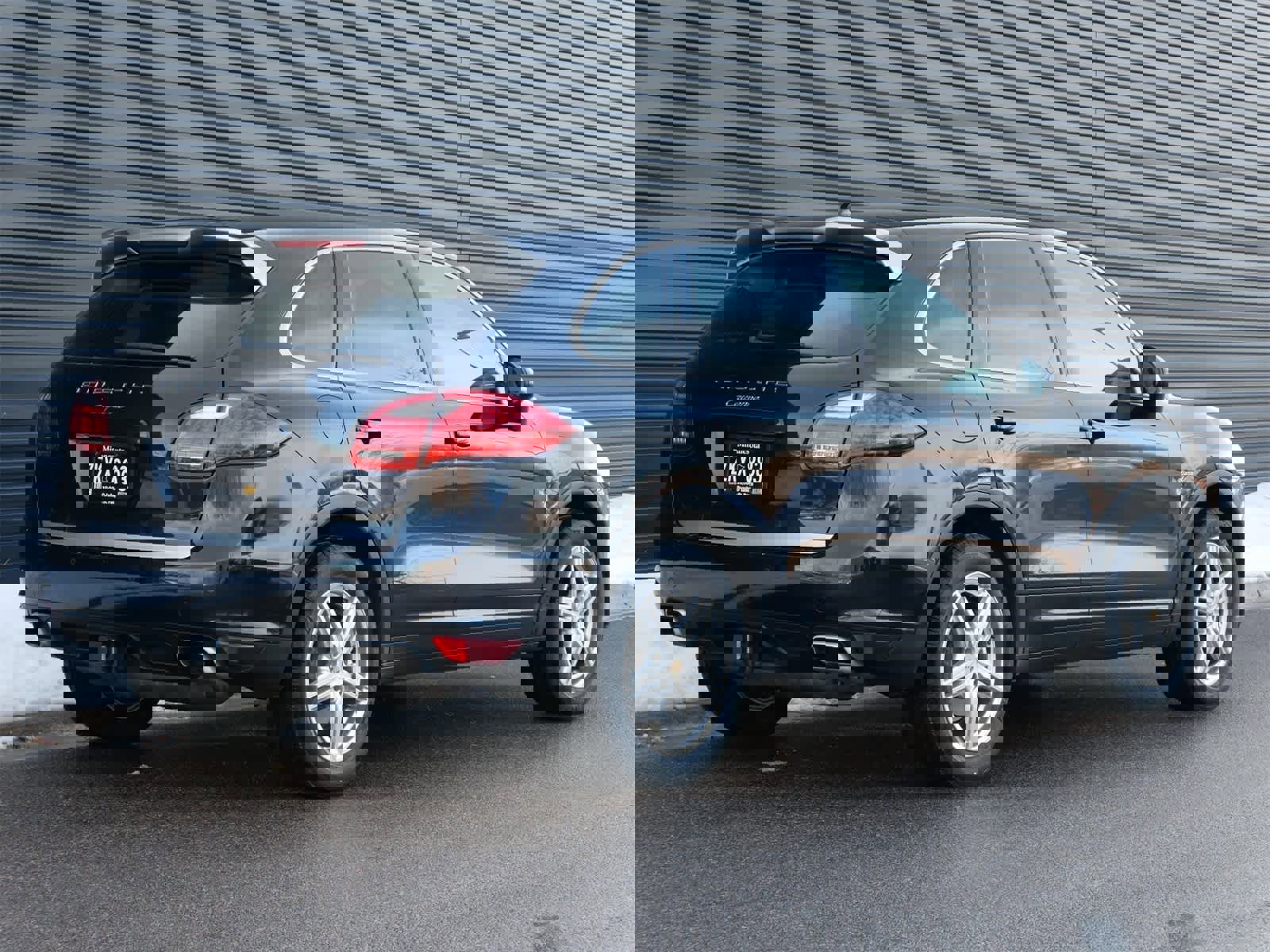 Used 2014 Porsche Cayenne Diesel Platinum Edition image 25