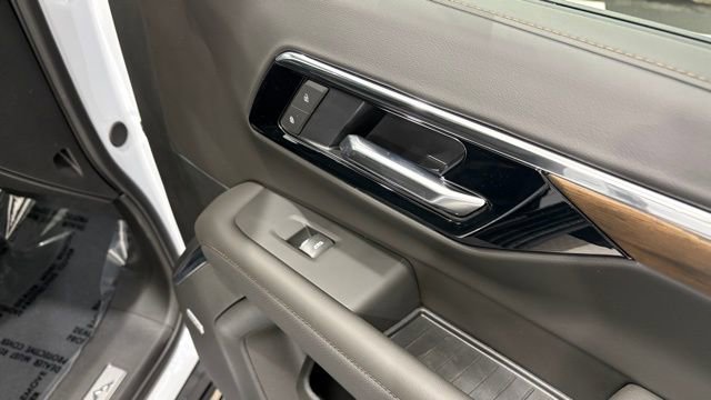 New 2026 Chevrolet Suburban High Country image 27