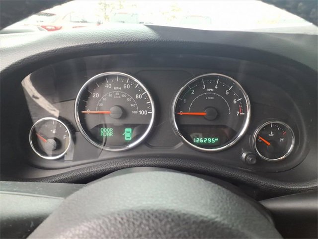 Used 2015 Jeep Wrangler Unlimited Sahara w/ Connectivity Group image 14