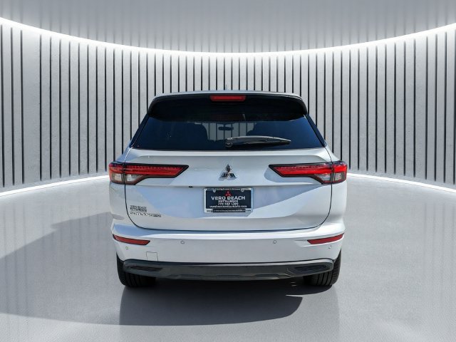Used 2024 Mitsubishi Outlander ES FWD image 5