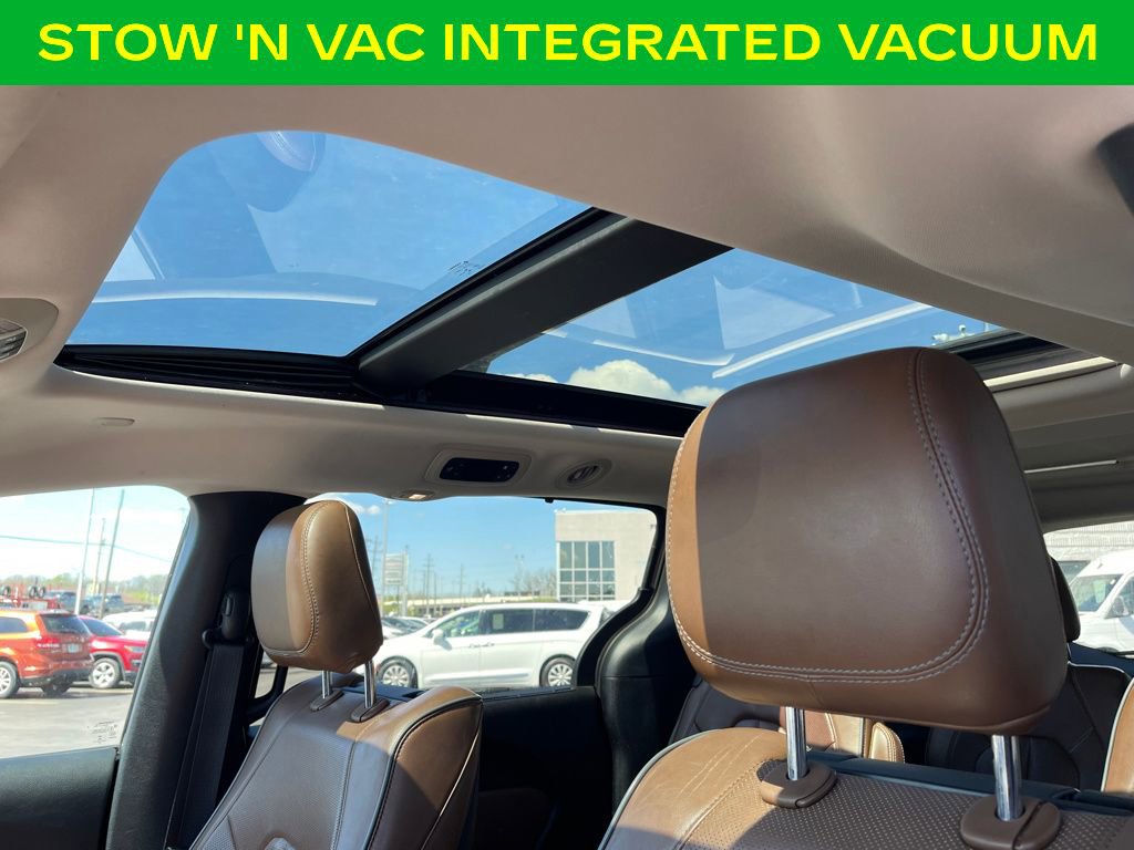 Used 2017 Chrysler Pacifica Limited image 14