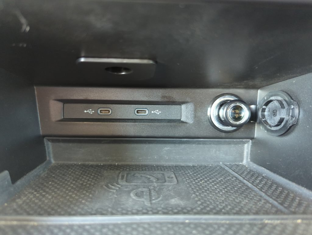 Used 2024 Volkswagen Tiguan SE FWD image 39