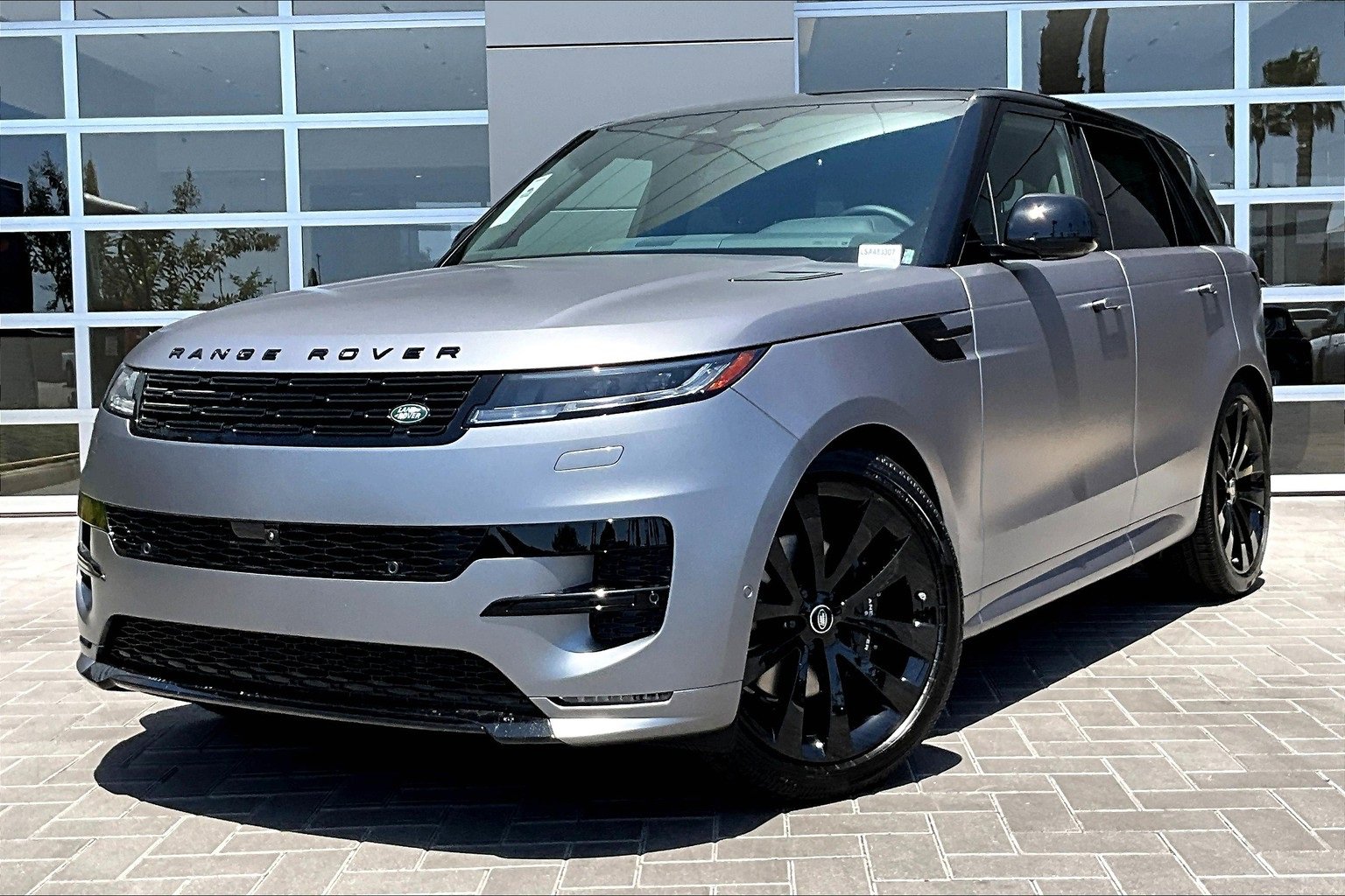 New 2025 Land Rover Range Rover Sport Dynamic SE