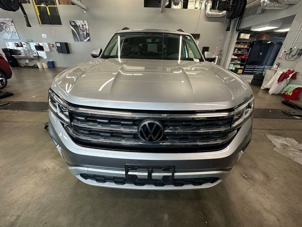 Used 2022 Volkswagen Atlas SE w/ Panoramic Sunroof Package AWD/4WD image 2