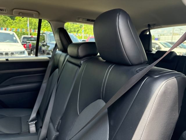 Used 2024 Toyota Grand Highlander AWD image 20