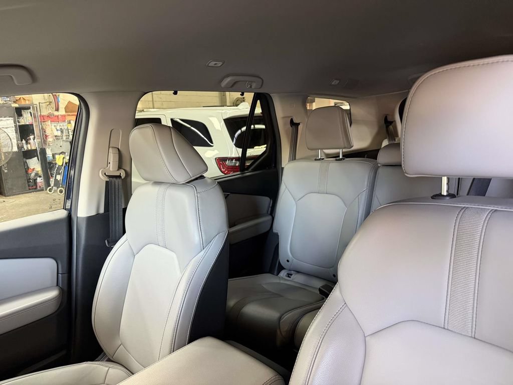Used 2025 Honda Pilot EX-L image 13