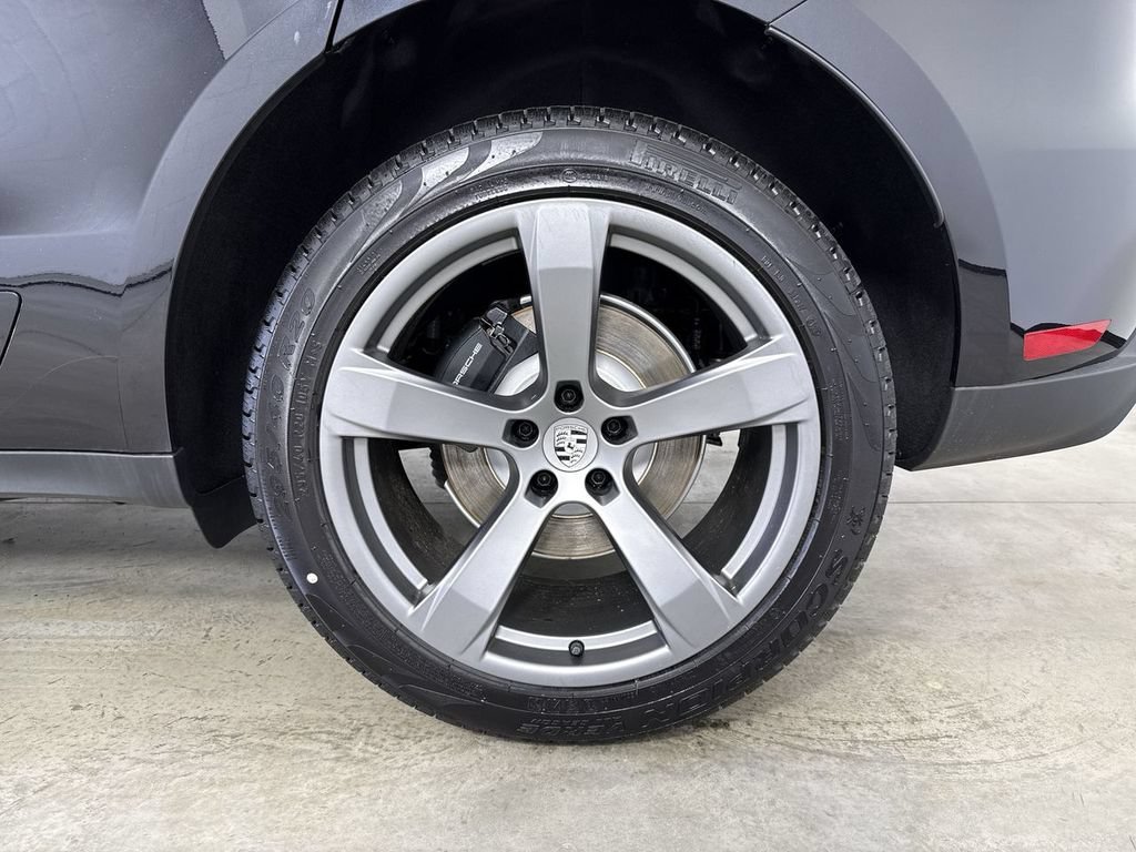 New 2026 Porsche Macan AWD/4WD image 14