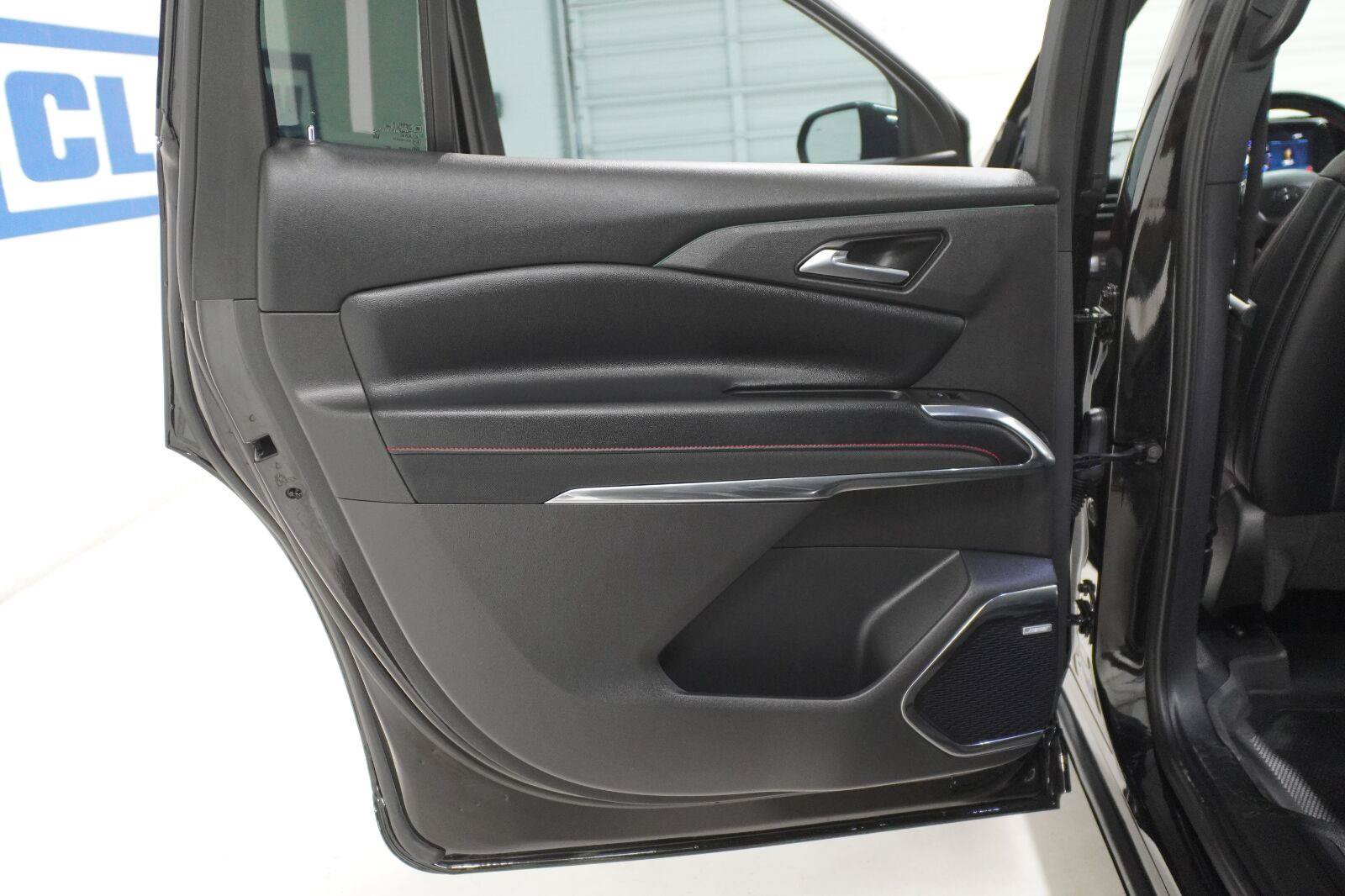 Used 2026 Chevrolet Traverse RS FWD image 34