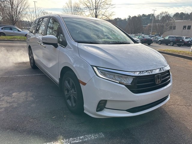 Used 2024 Honda Odyssey EX image 3