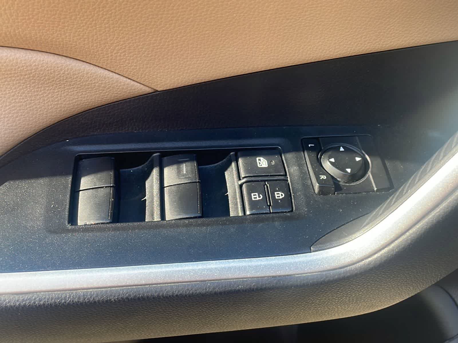 Used 2021 Toyota RAV4 XLE w/ XLE Grade Weather Package image 14