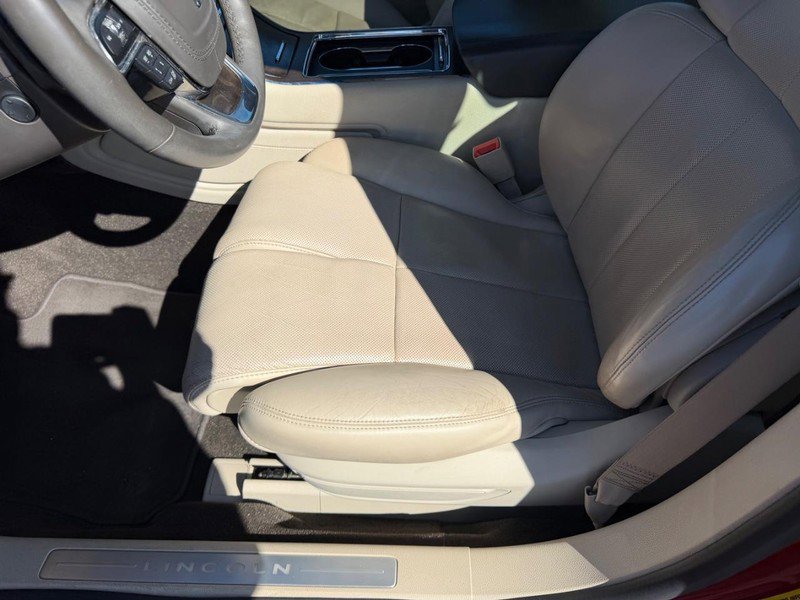 Used 2020 Lincoln Continental Reserve w/ Luxury Package image 22