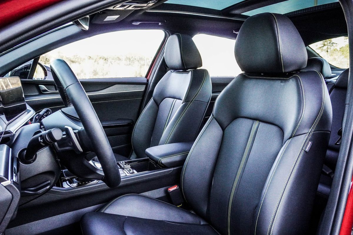 Used 2025 Kia K5 GT image 33