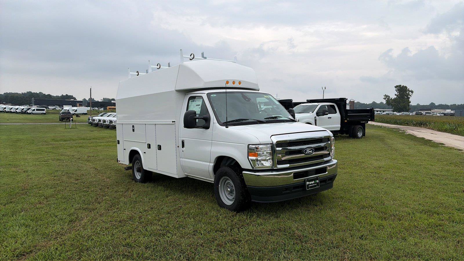 New 2027 Ford E-350 and Econoline 350 Super Duty w/ Power Equipment Group RWD image 7
