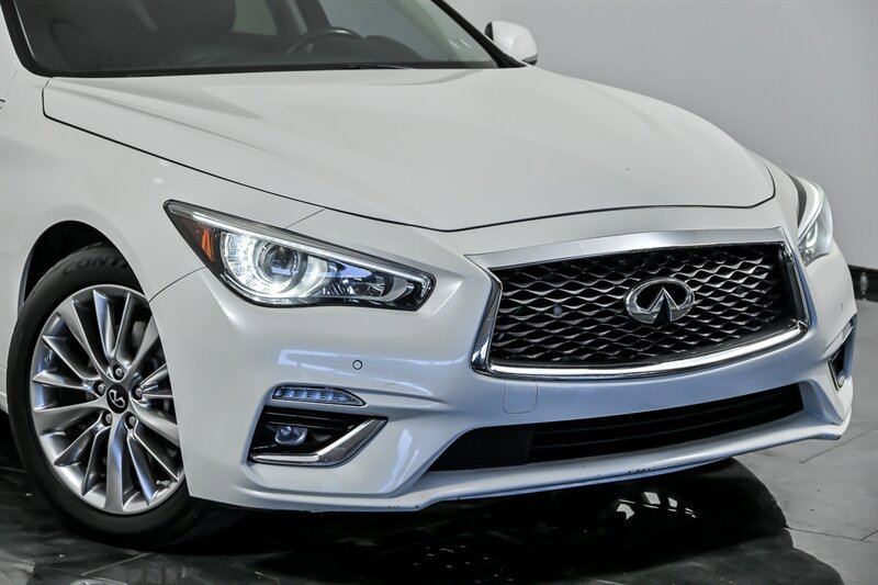 Used 2020 INFINITI Q50 Luxe w/ Essential Package (3.0T Luxe) AWD/4WD image 2