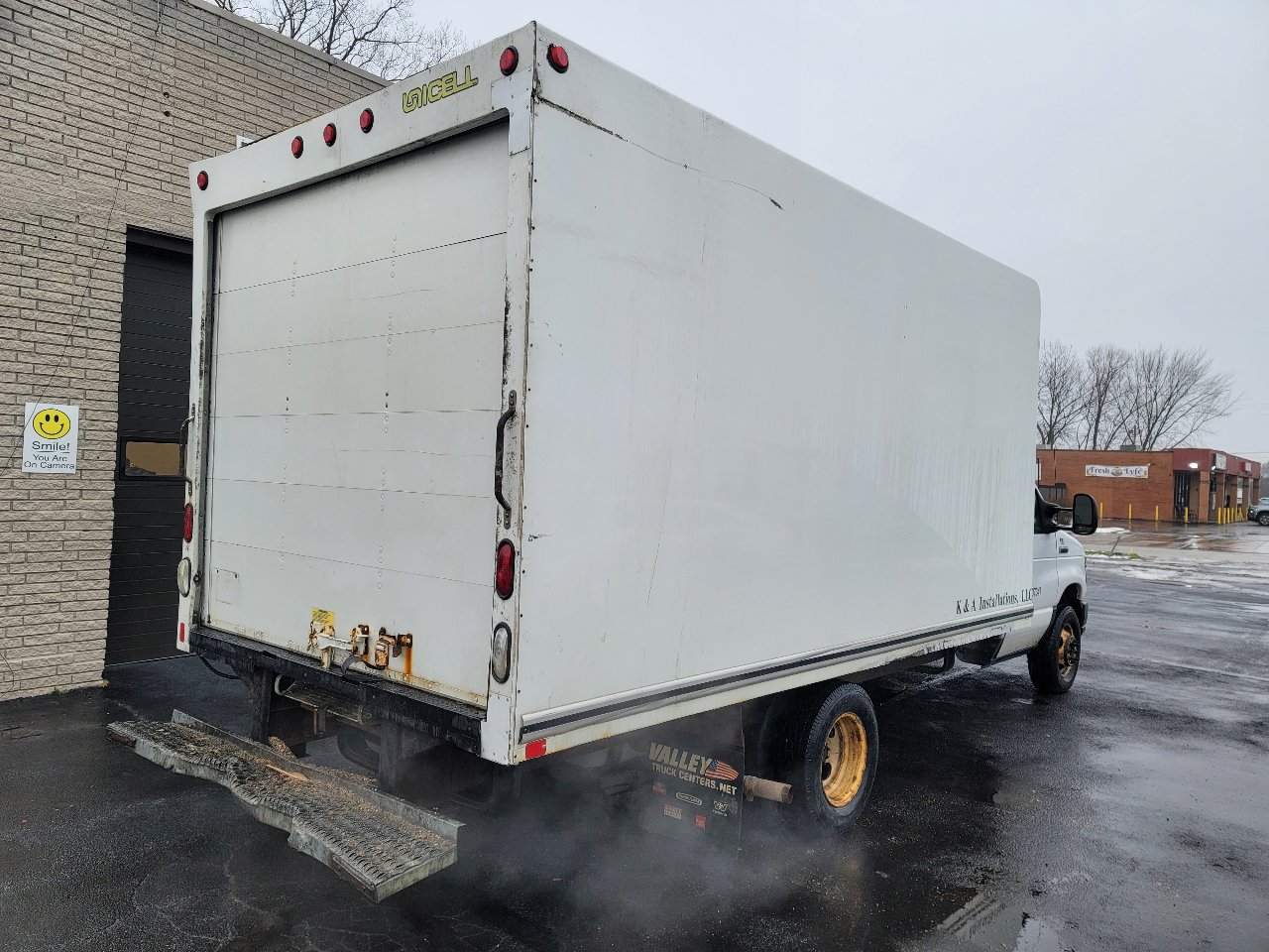 Used 2017 Ford E-350 and Econoline 350 Super Duty w/ Power Windows & Locks Group image 4