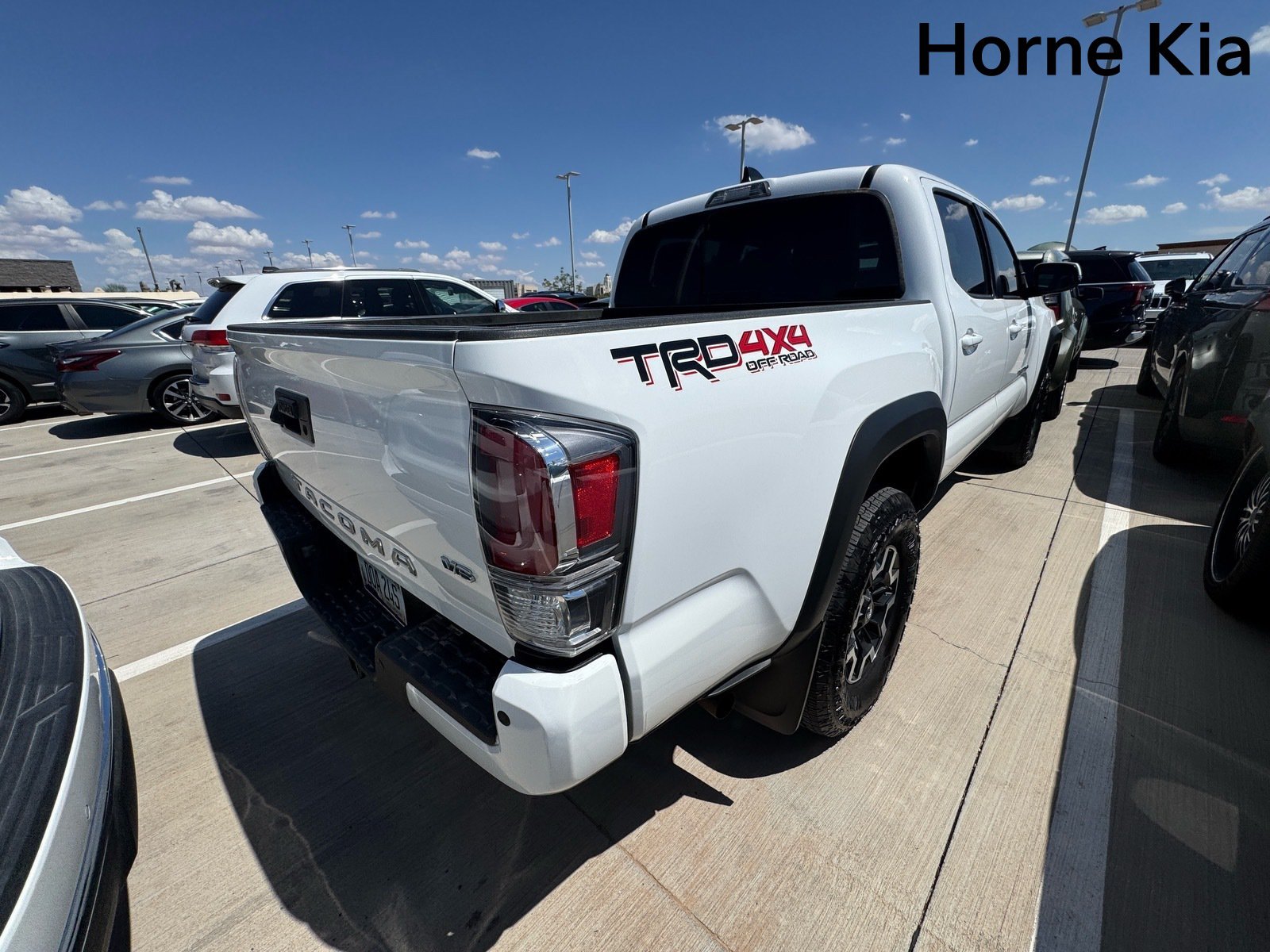 Used 2023 Toyota Tacoma TRD Off-Road w/ TRD Premium Off Road Package AWD/4WD image 4
