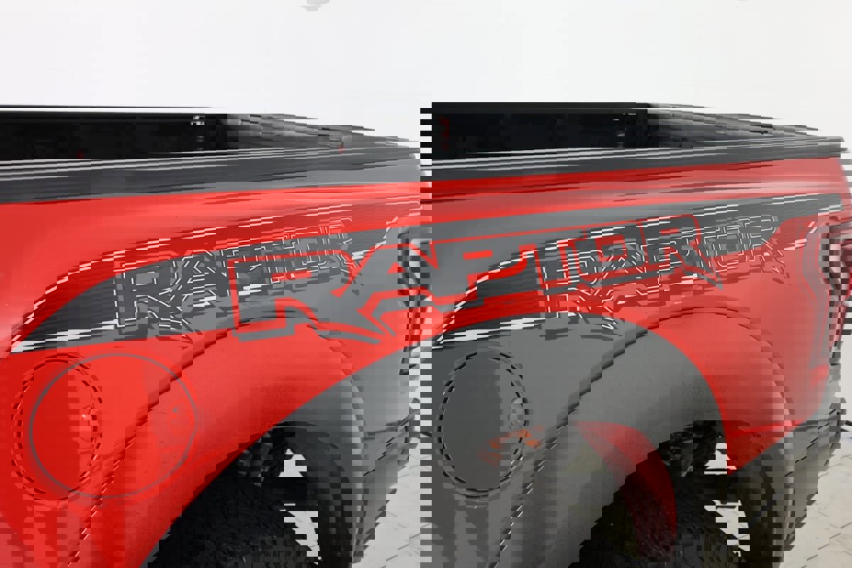 Used 2020 Ford F150 Raptor w/ Equipment Group 802A Luxury AWD/4WD image 16