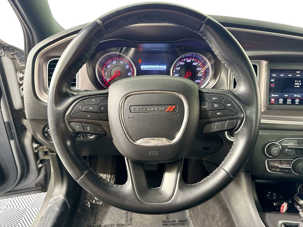 Used 2019 Dodge Charger SXT RWD image 11
