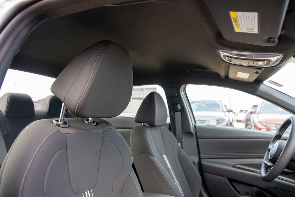 New 2025 Hyundai Elantra SEL image 12
