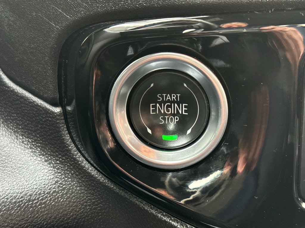 Used 2025 Chevrolet Silverado 1500 LT AWD/4WD image 37