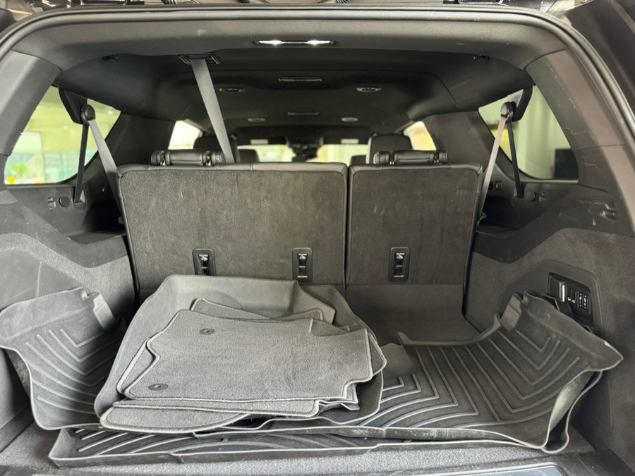 Used 2023 Cadillac Escalade ESV Luxury image 7