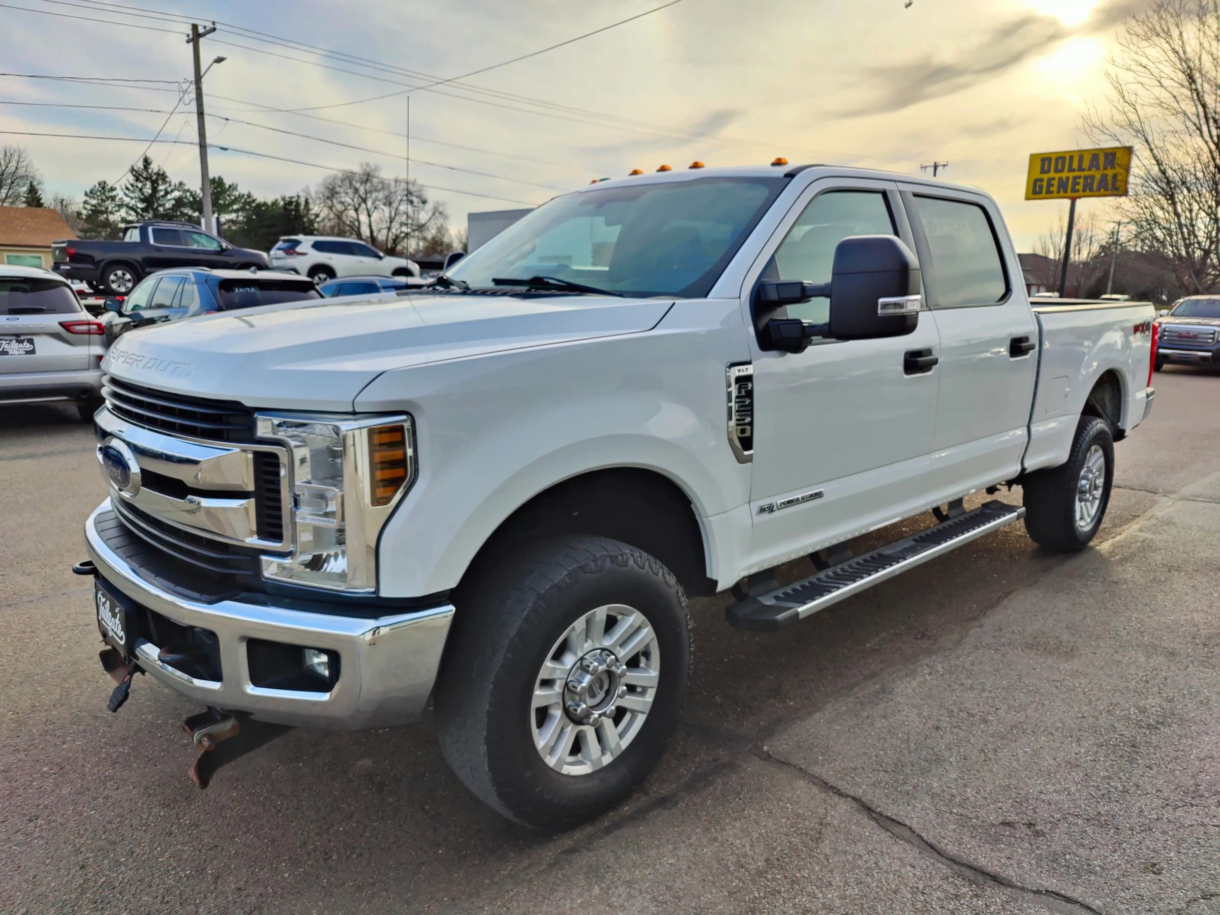Used 2019 Ford F250 XLT w/ XLT Value Package AWD/4WD image 4