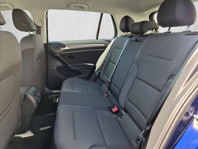 Used 2018 Volkswagen e-Golf SE w/ DC Fast Charging Package FWD image 18