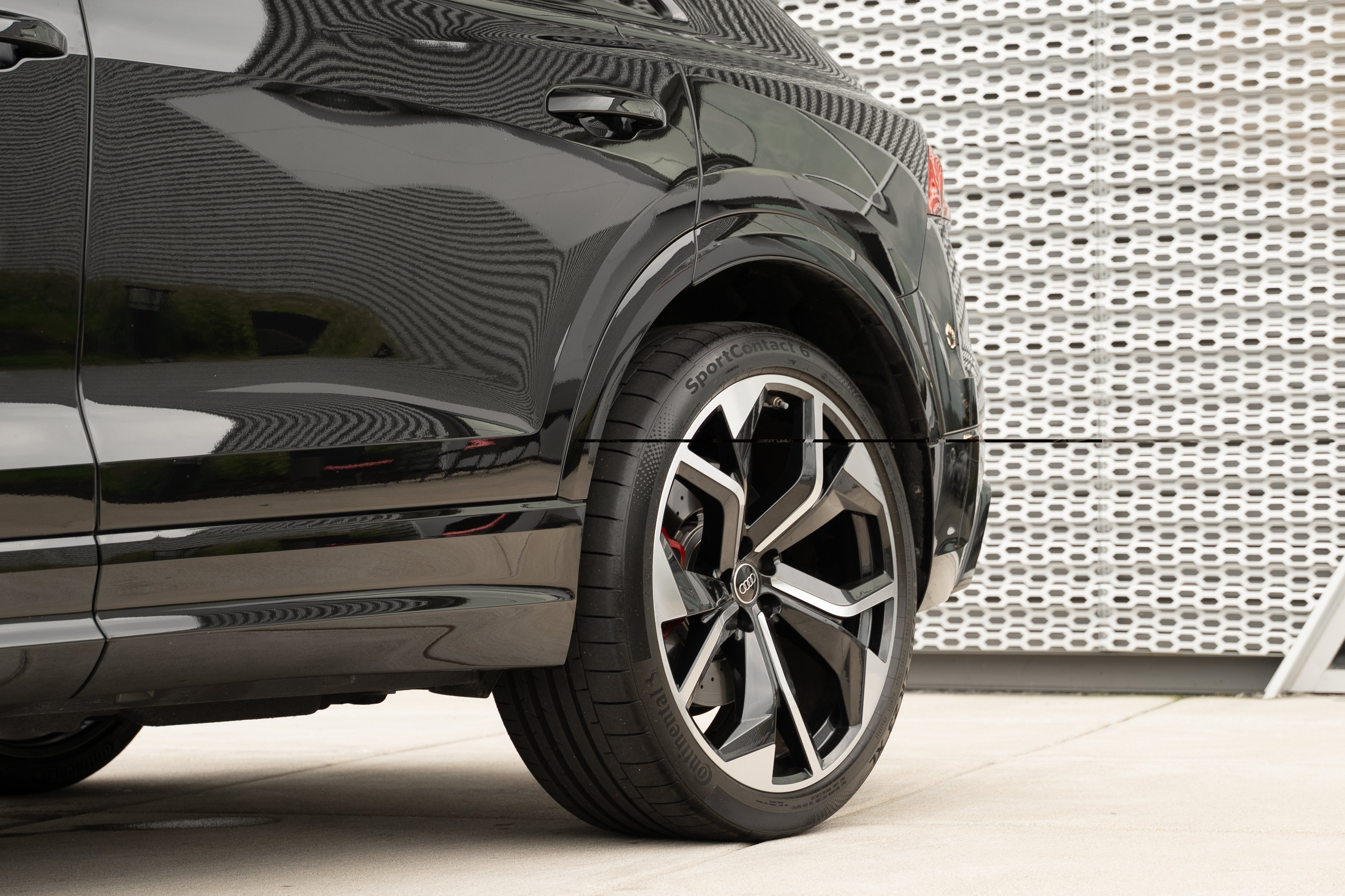 Certified 2024 Audi RS Q8 w/ Black Optic Package AWD/4WD image 40