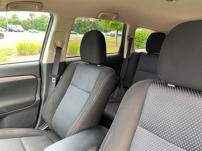 Used 2017 Mitsubishi Outlander ES AWD/4WD image 87