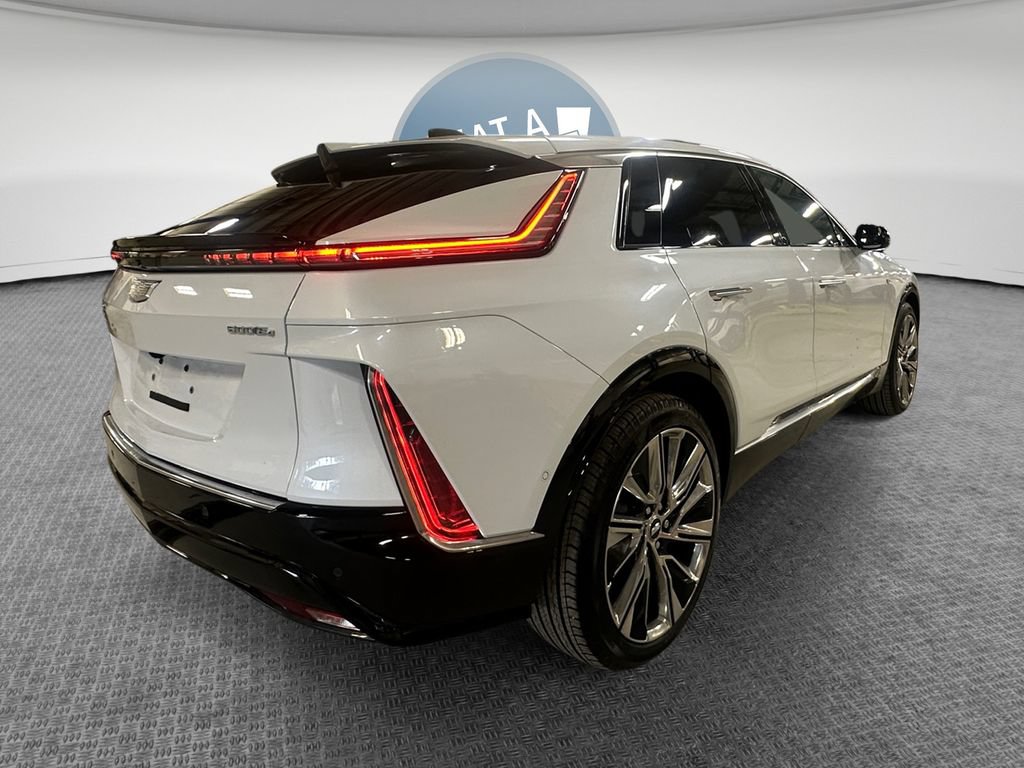 Certified 2026 Cadillac Lyriq Signature Luxury w/ Nappa Leather Package AWD/4WD image 4