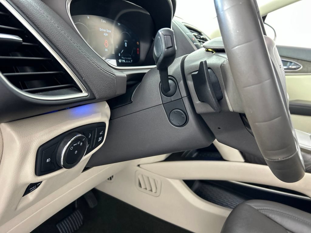 Used 2020 Lincoln Nautilus Reserve FWD image 13