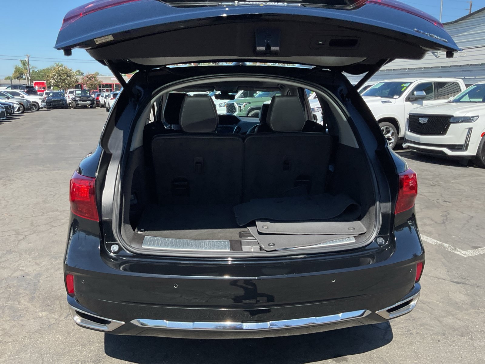 Used 2017 Acura MDX w/ Advance Package AWD/4WD image 25