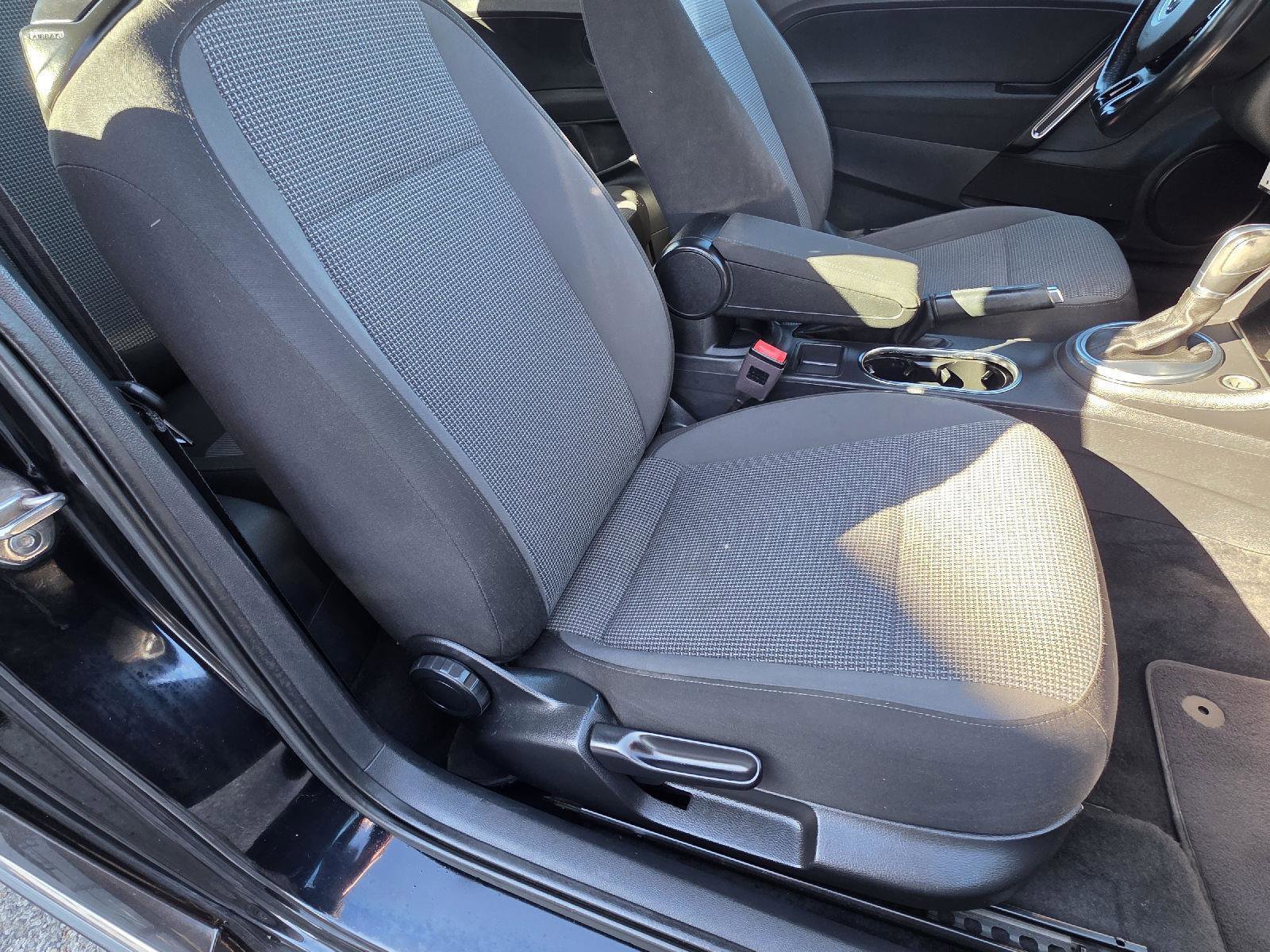Used 2019 Volkswagen Beetle 2.0T S FWD image 23
