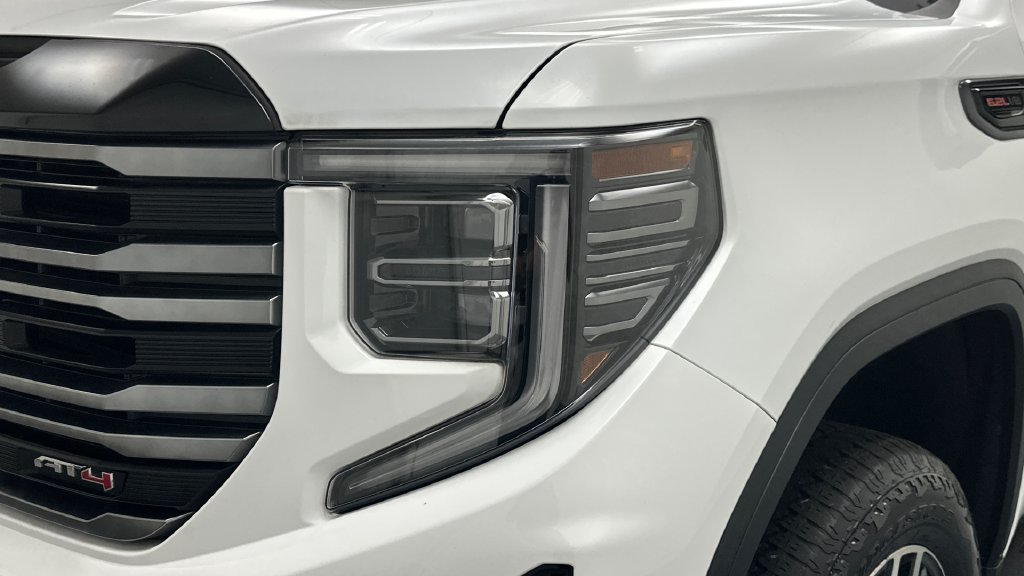 Used 2025 GMC Sierra 1500 AT4 w/ AT4 Premium Package AWD/4WD image 22