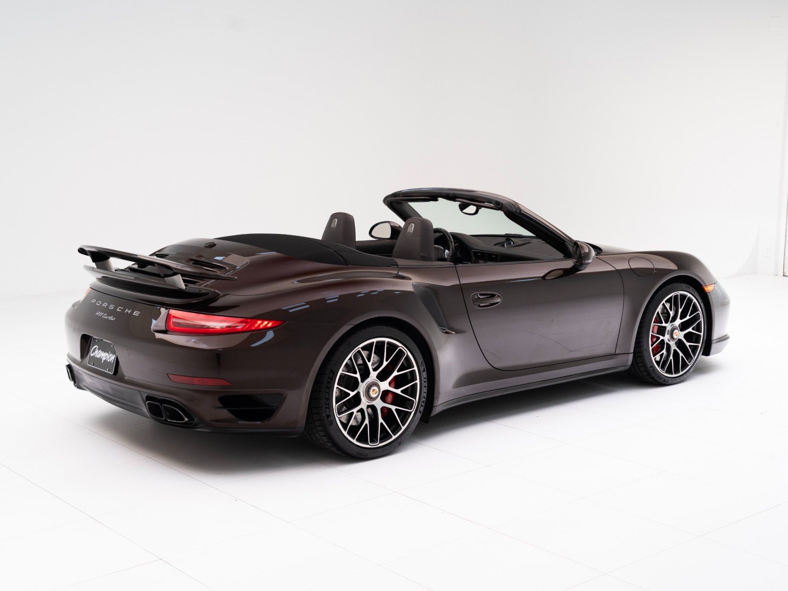 Certified 2014 Porsche 911 Turbo image 9