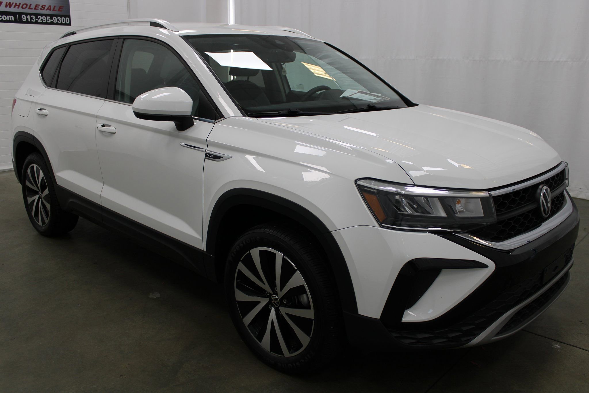 Used 2022 Volkswagen Taos SE image 4