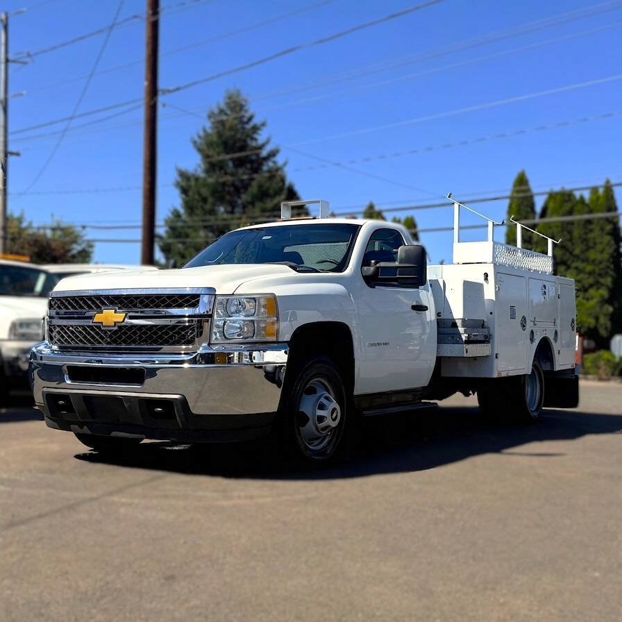 Used 2013 Chevrolet Silverado 3500 W/T RWD image 3