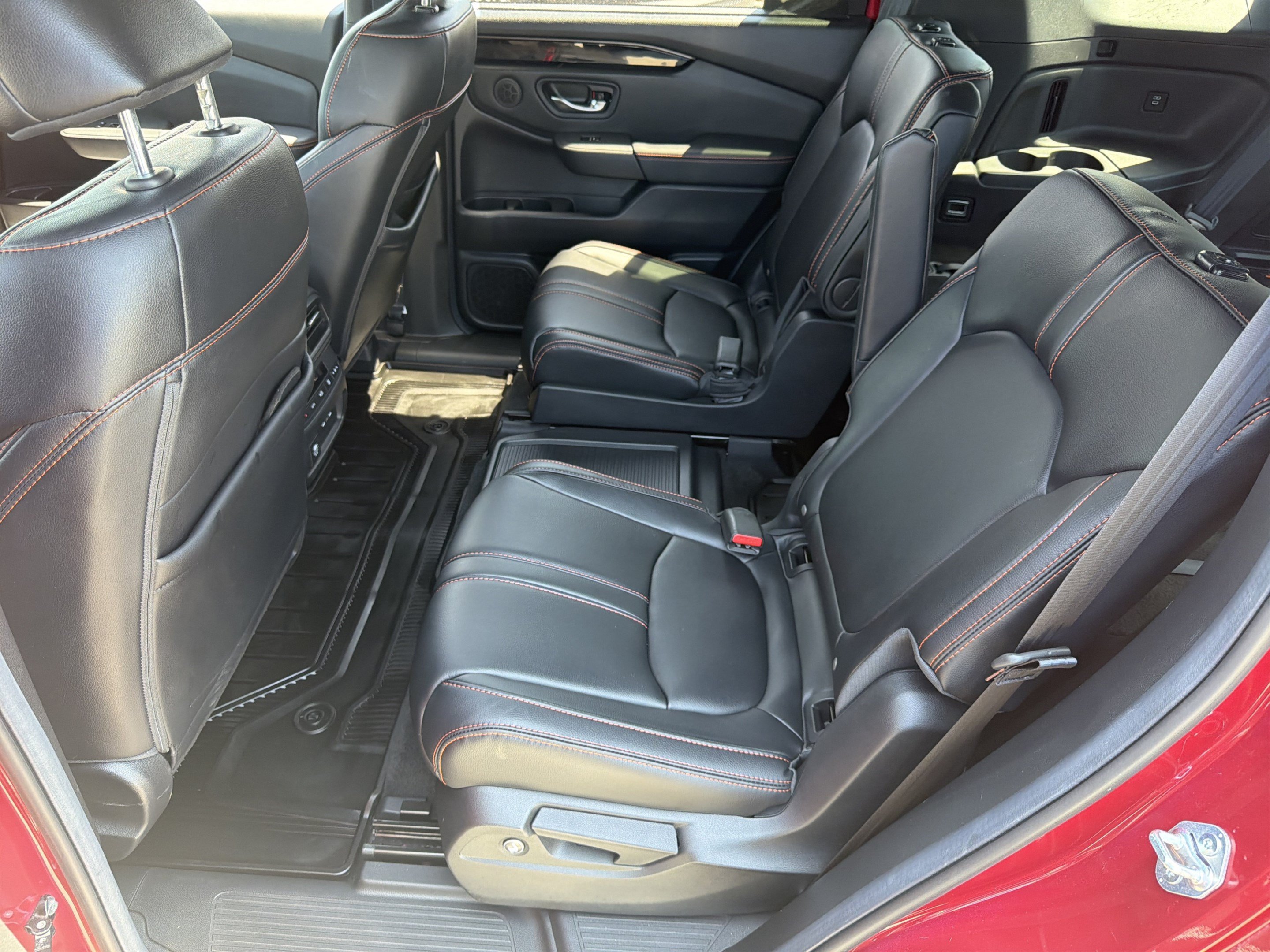 Used 2025 Honda Pilot TrailSport image 27