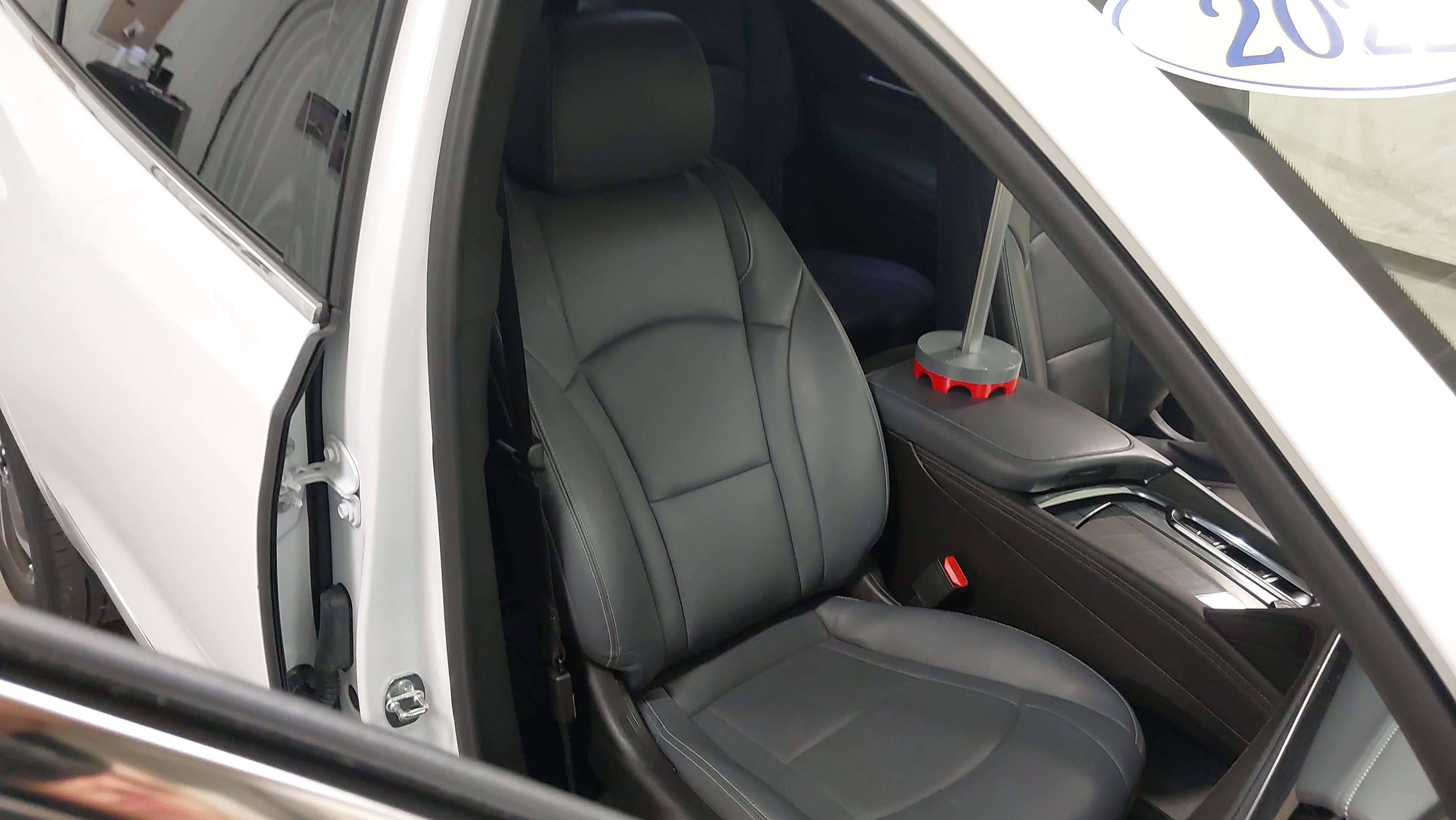 Used 2022 Buick Enclave Essence w/ Experience Buick Package image 28